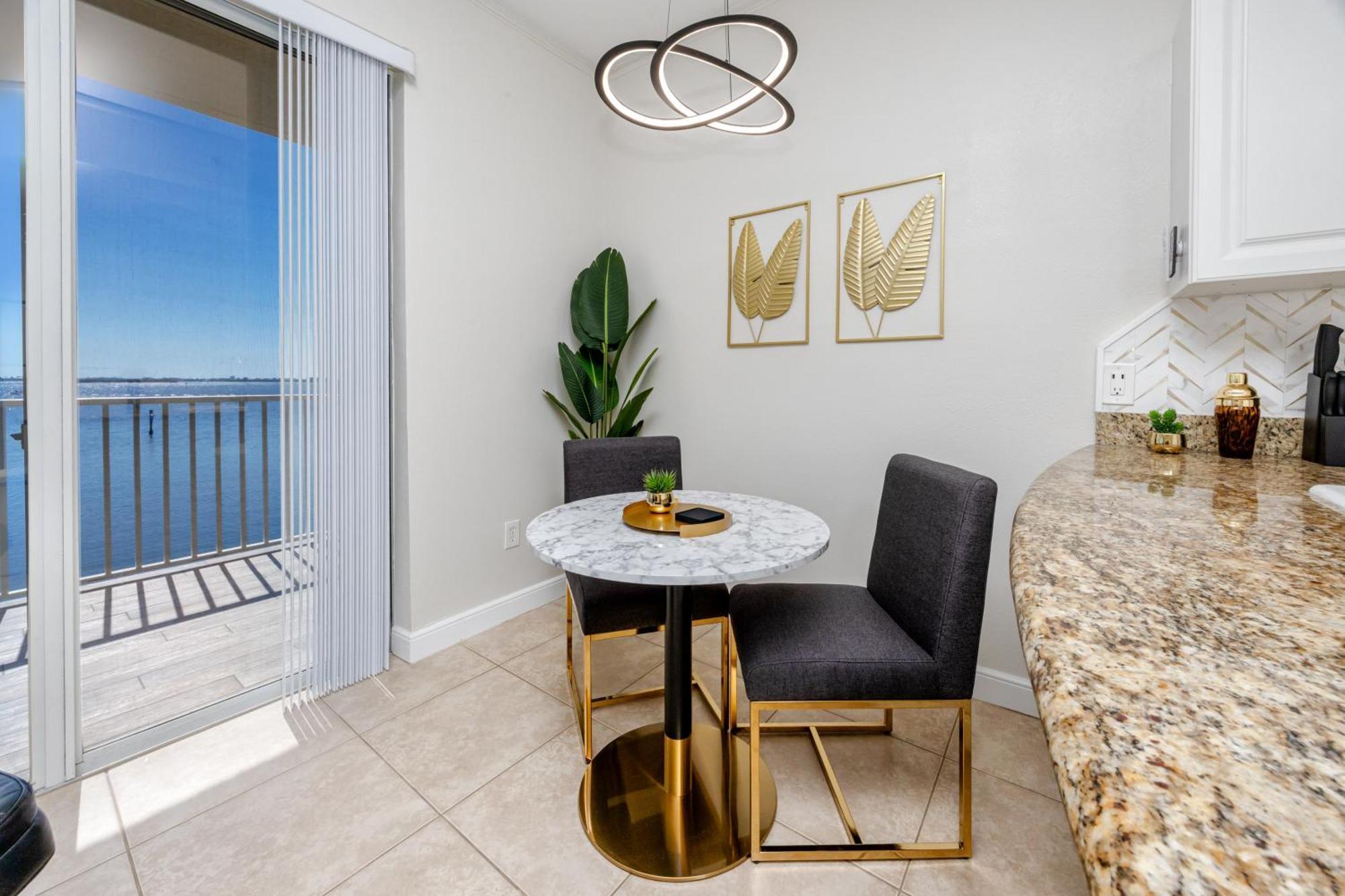 Elegant Waterfront Place For Two/Boca Ciega Resort Сейнт Питърсбърг Екстериор снимка