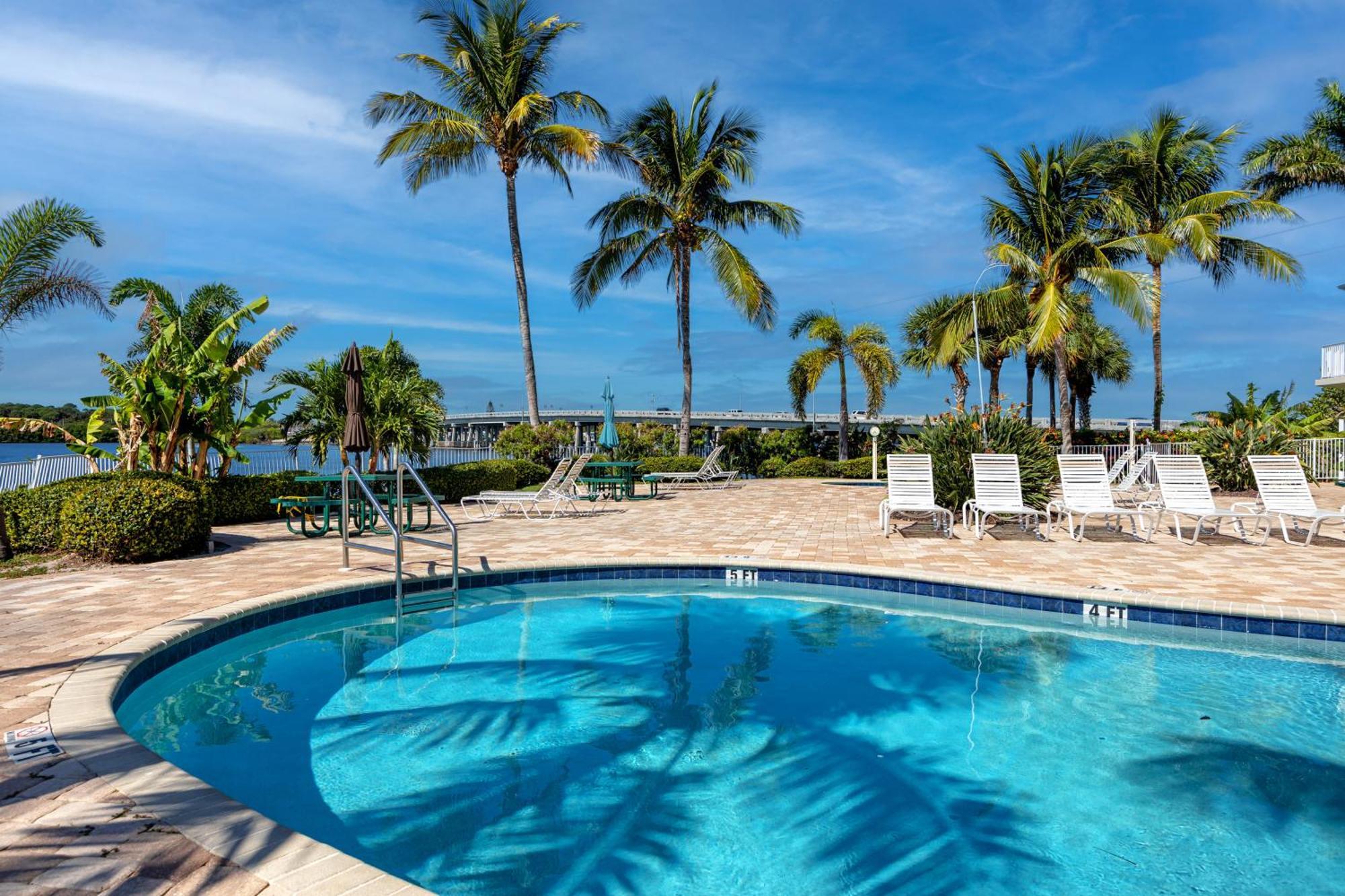 Elegant Waterfront Place For Two/Boca Ciega Resort Сейнт Питърсбърг Екстериор снимка